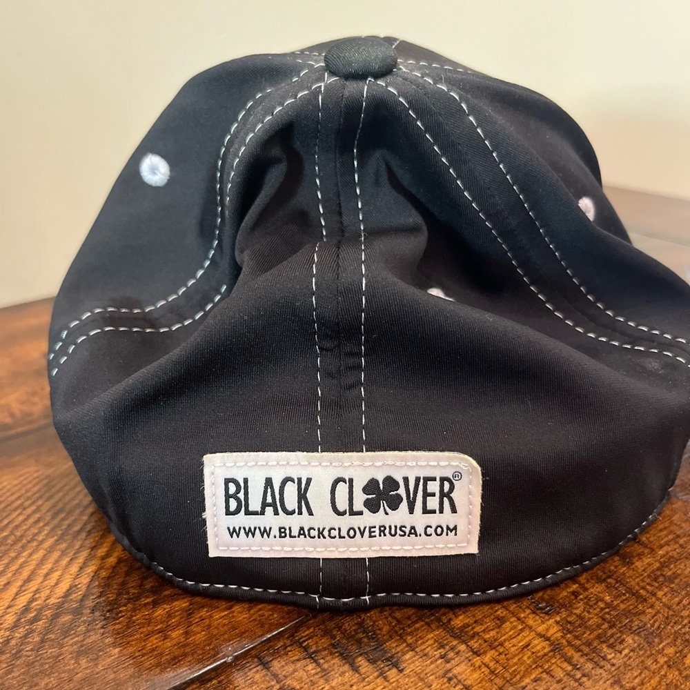 Black and White ‘Black Clover’ Baseball Cap - Picture 4 of 6